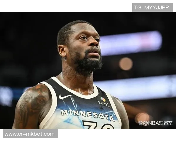 兰德尔半场表现稳定11投6中贡献14分4篮板1助攻1抢断