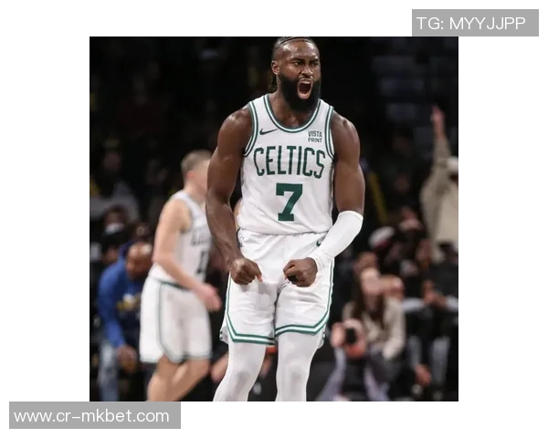 杰伦布朗调侃塔图姆康复迅速或将参加揭幕战