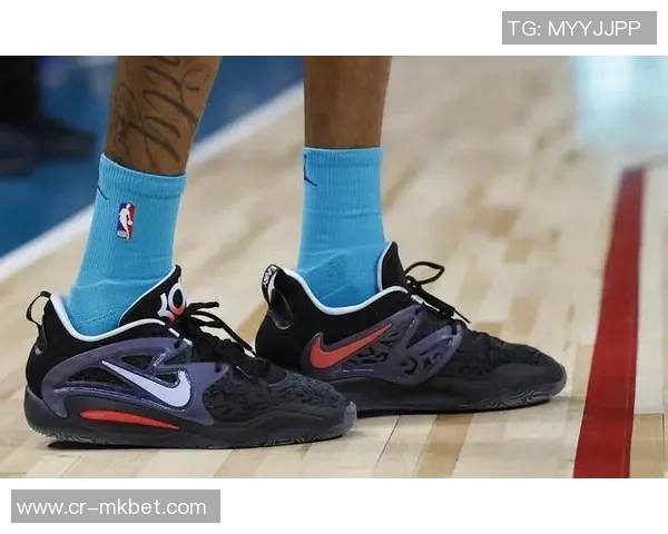 汤姆林表现抢眼10投8中轻松砍下18分6篮板2抢断并贡献5前场板