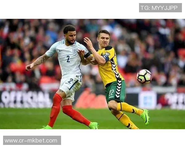 英格兰队今日训练迎来U20小将莱西塞缪尔坎贝尔三位新星加入