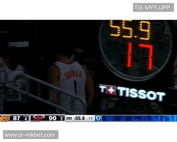 哈克斯因脚踝扭伤提前退场明日背靠背能否出战待定 哈克斯因脚踝扭伤提前退场明日背靠背能否出战待定