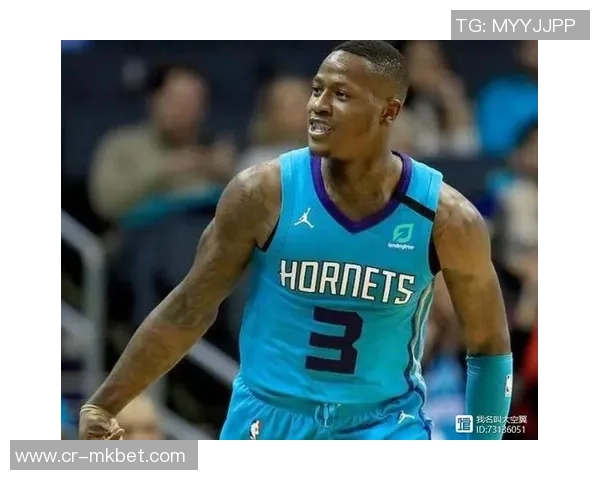 罗齐尔展现夸张腰臀魅力邀网红观战引皮二爷关注 罗齐尔展现夸张腰臀魅力邀网红观战引皮二爷关注